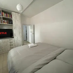  Apartament After U.s. Embassy In